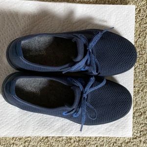 ALLBIRD Navy Skippers size 8